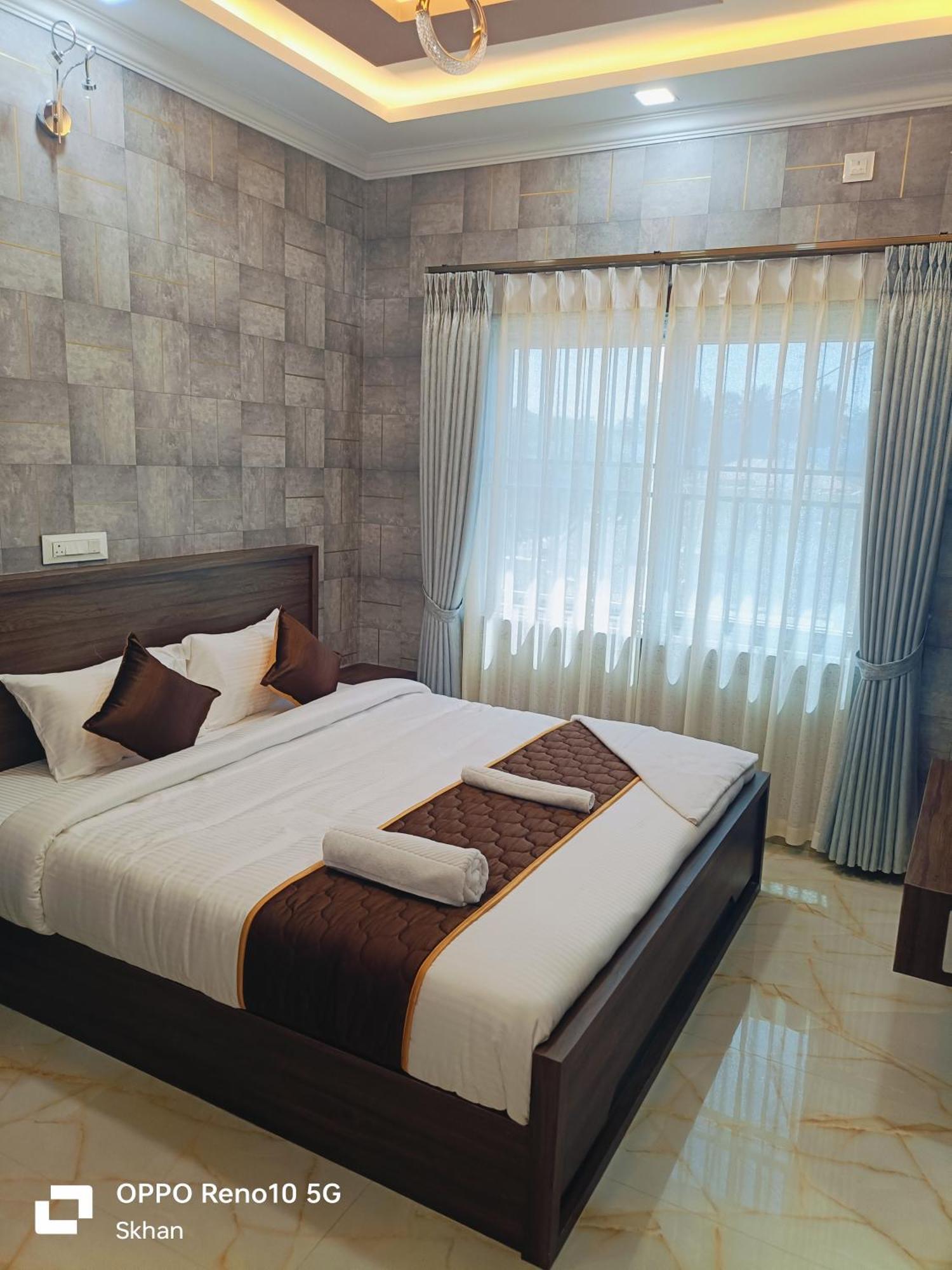 Golden Residency Hotel Kushalnagar Luaran gambar